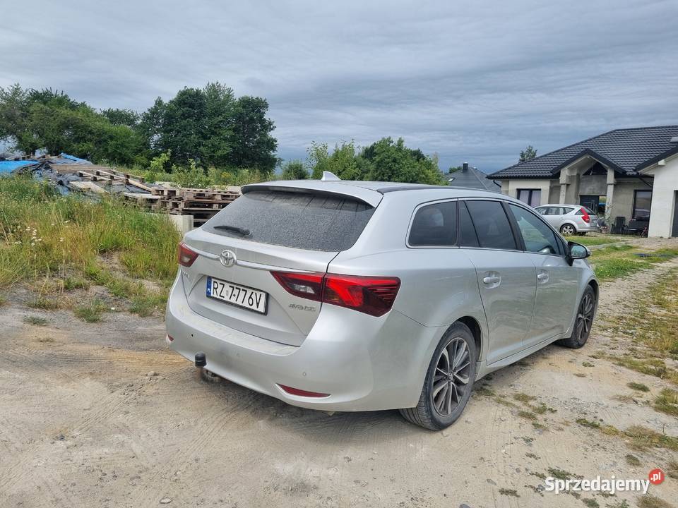Toyota Avensis Kombi 20 d4d Salon Polska elektrycznie ustawiane fotele podkarpackie Giedlarowa