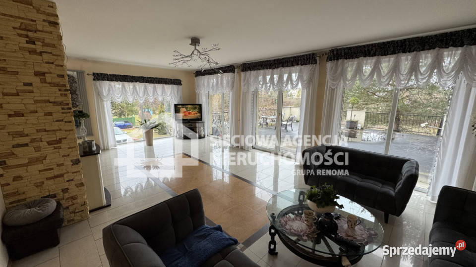Dom wolnostojący Tuchom 300m2 Liczba pokoi 6