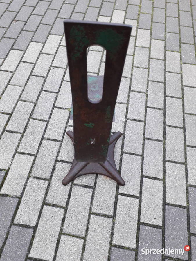 Krzesło żeliwne stare