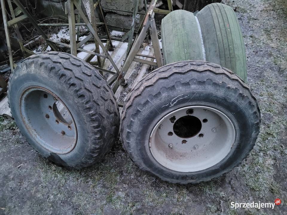 Aparat dwuwałkowy do rozrzutnika obornika Skulsk