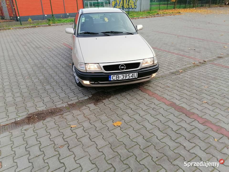 Opel Astra 16 bg hak opłaty do maja 2021 manualna Toruń