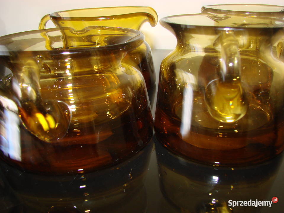 mały dzbanekmlecznik grube dno szkło PRL