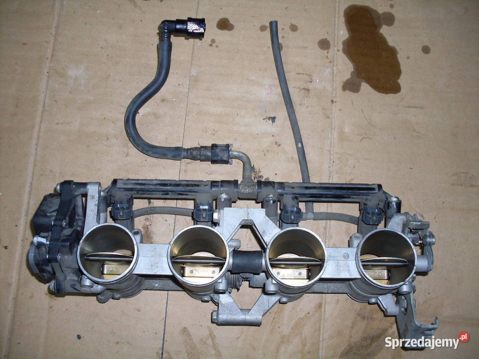 Przepustnice wtryski listwa Suzuki GSR 600 0610 podlaskie