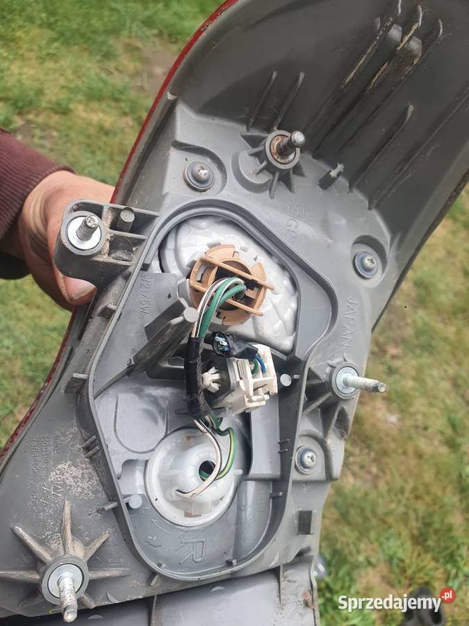 Lampa tylna prawa lewa w błotnik klapę Toyota Kraków sprzedam
