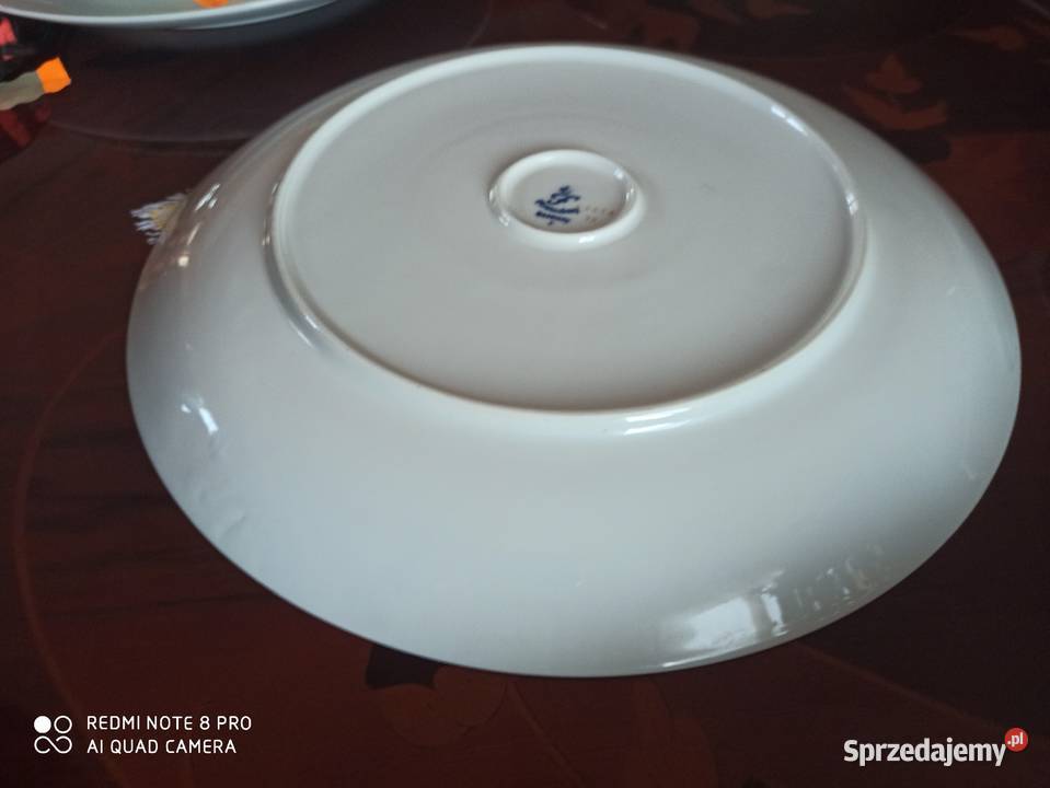 Patera z bordową różą
Na białej porcelanieSyg Gdańsk