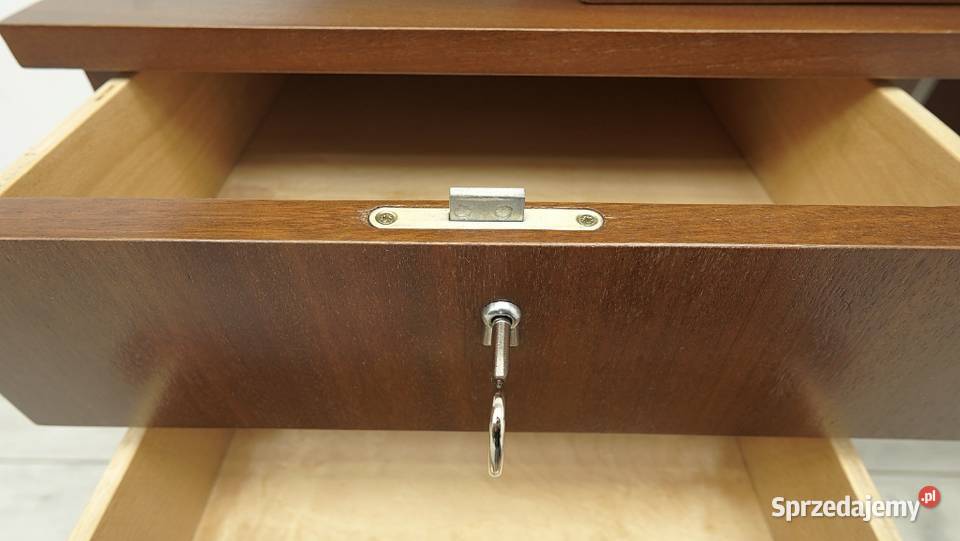 Zabytkowe biurko PRL profesjonalnej renowacji Jerka