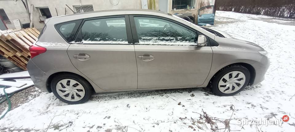 Bezwypadkowa Toyota Auris benzyna zamiana wspomaganie kierownicy opolskie Paczków sprzedam