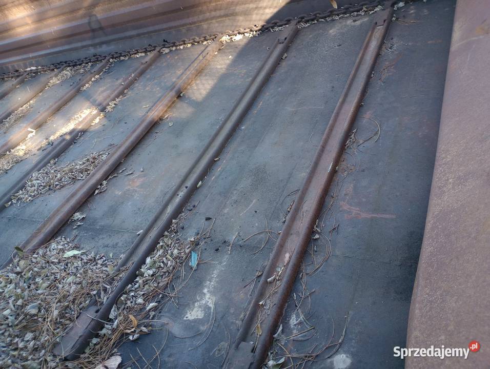 Rozrzutnik obornika jednoosiowy 35 tony brzeg nieuszkodzony Skała