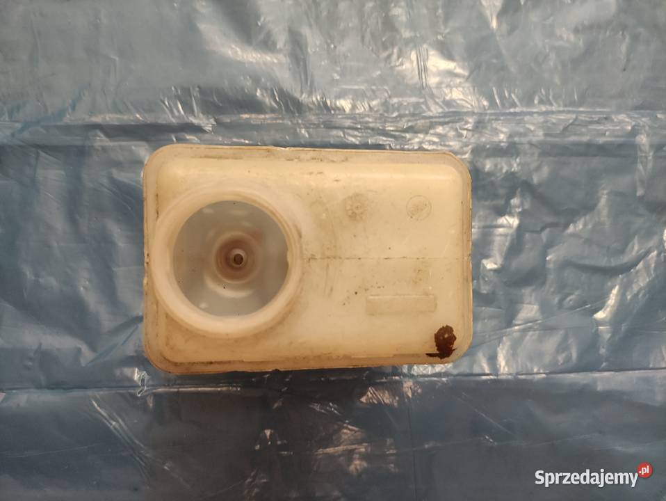 Zbiorniczekosłona i wtyczka siłowa Przeworno