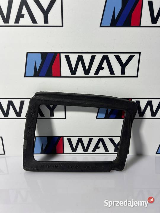 BMW F30 M3 F80 USZCZELKA RAMKA HEAD UP HUD Osłony i zaślepki sprzedam