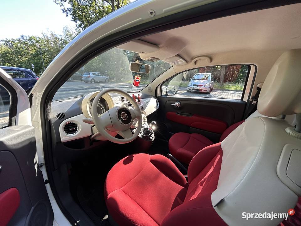 Fiat 500 2009 r 12 benzyna biały 139000 Piaseczno