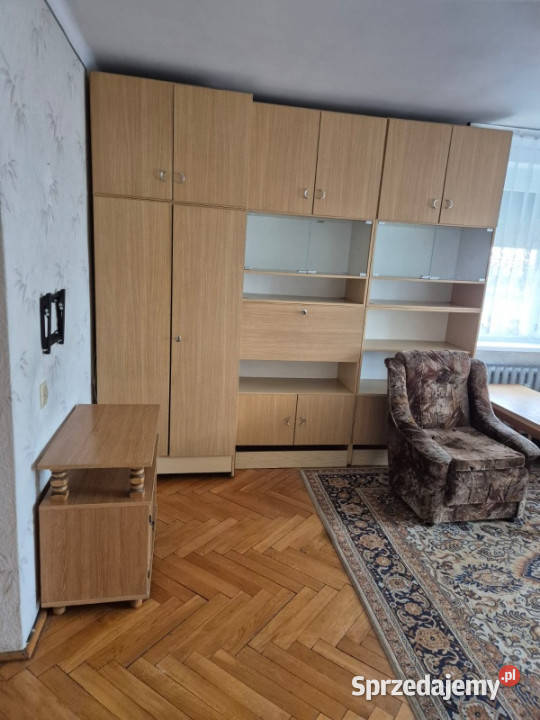 Mieszkanie do remontu 528 m 2 pokoje balkon wielkopolskie Gostyń sprzedam