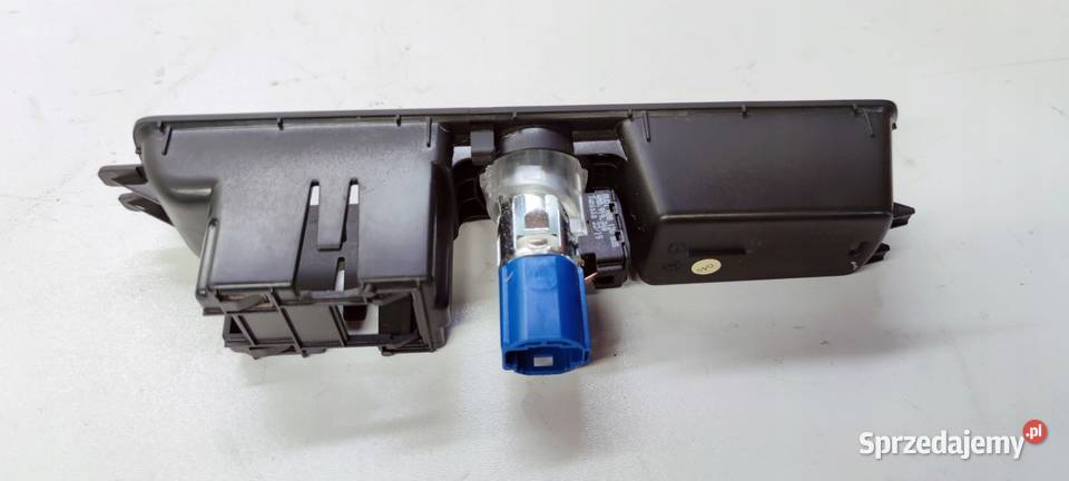 GNIAZDO ZAPALNICZKI TUNELU AUDI Q3 F3 83B863349 Przystajń