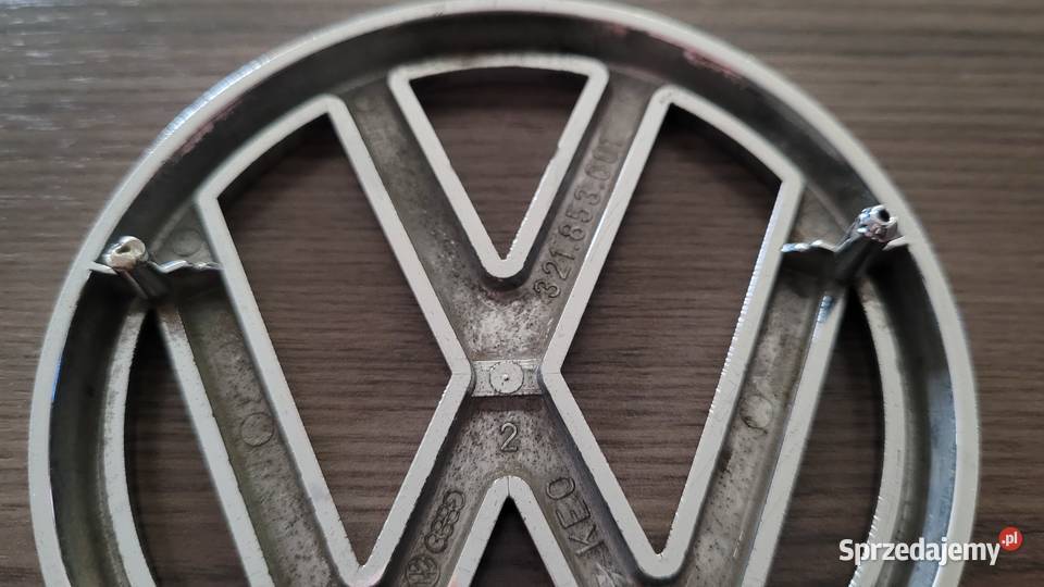 Emblemat VW Golf MkI 321853601