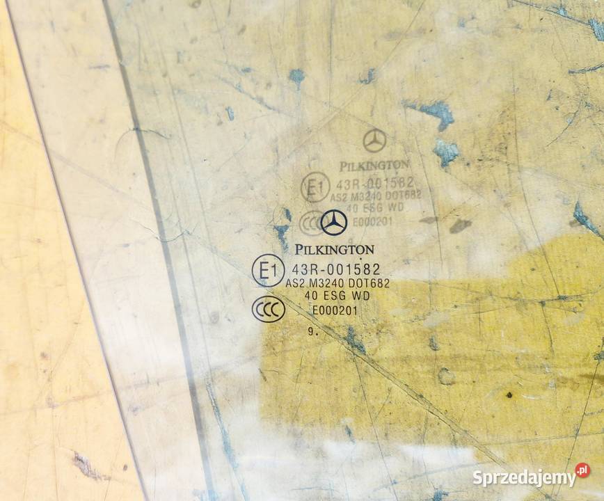 MERCEDES W204 SEDAN SZUBA PRAWY PRZÓD ORG 2009