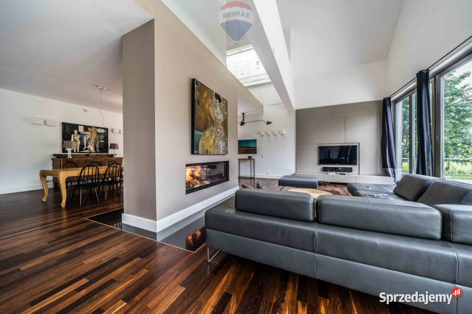 Nowoczesny świetny dom ogród staw Chyby