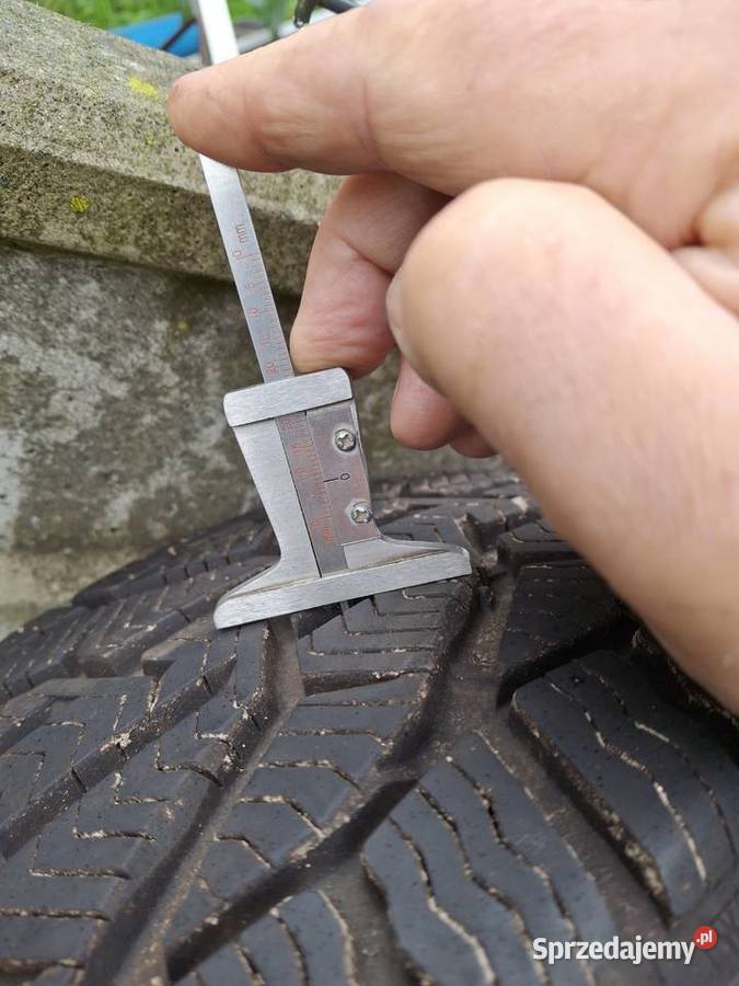 Dwie prawie nowe opony zimowe 17 cal Riken 17cale Wieliczka