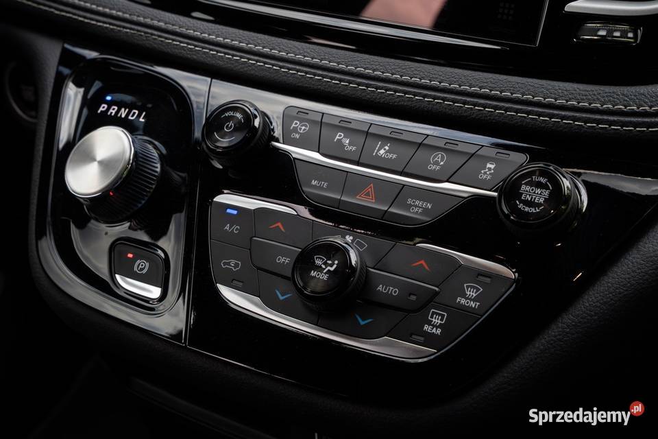 Chrysler Pacifica S 2024r Zadbana bezwypadkowa