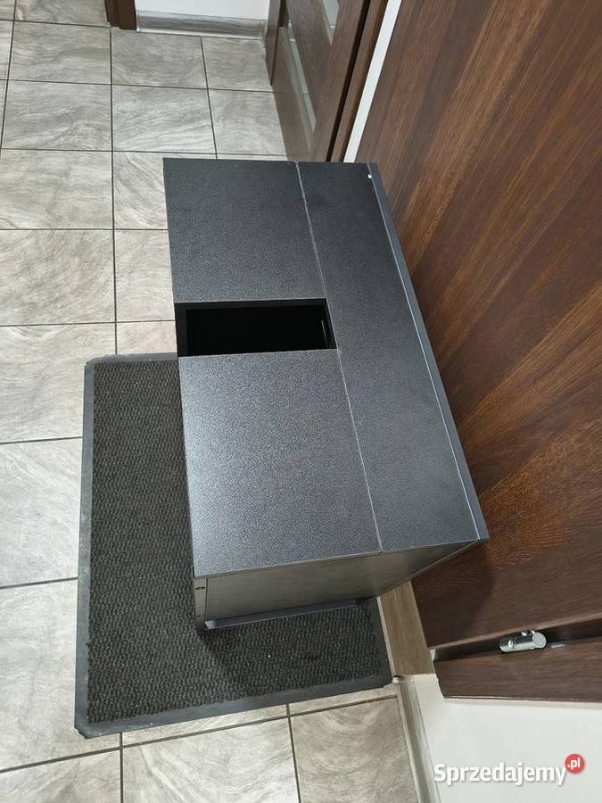 Szafka RTV mała zgrabna Budzyń