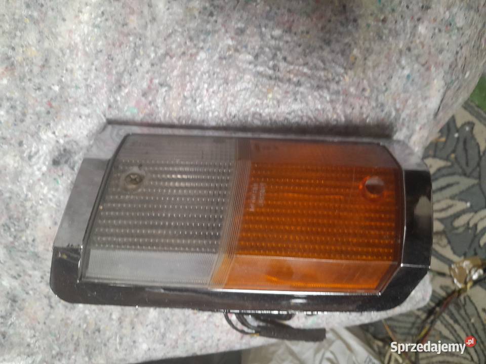 Lampa z kierunkowskazem przednia w błotniku fiat Skarszewy
