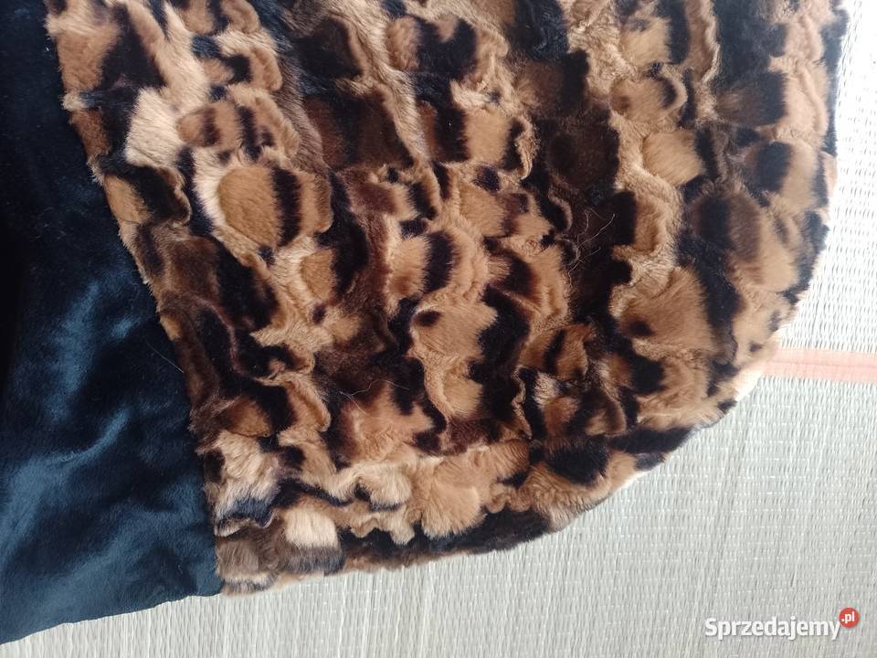 Handmade Futrzany kaptur z szalem z Madrytu Kraków