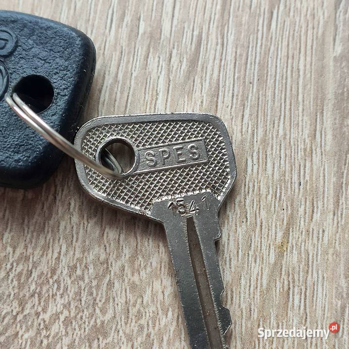 Oryginalny komplet kluczyków Fiat 126p Maluch z sprzedam