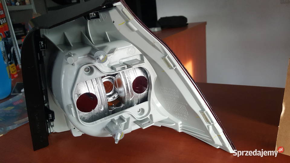 Lampa tylna zewnętrzna Volkswagen Golf V
