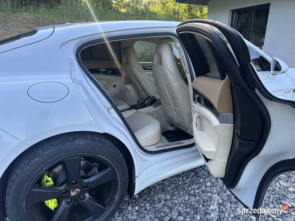 Porshe panamera Stobierna