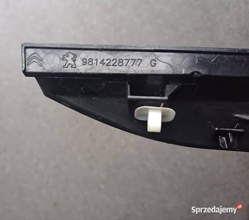 Listwa Chrom blotnika lewego 3008ii