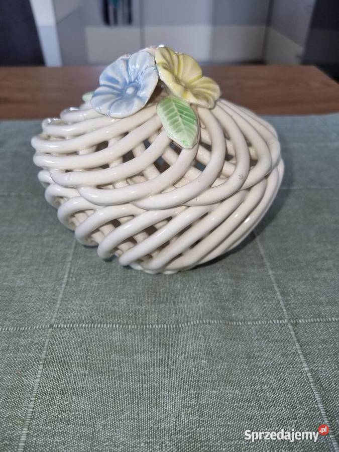 Boboniera koszyczek ażurowy vintage Wola Podłężna