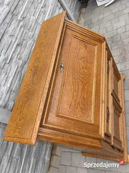 Piękny drewniany sekretarzyk