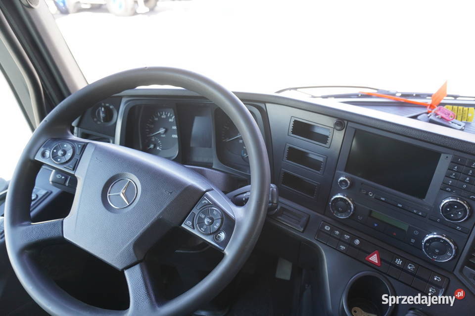 MercedesBenz Arocs 3251 8x4 Hakowiec Palfinger nie Kraków sprzedam