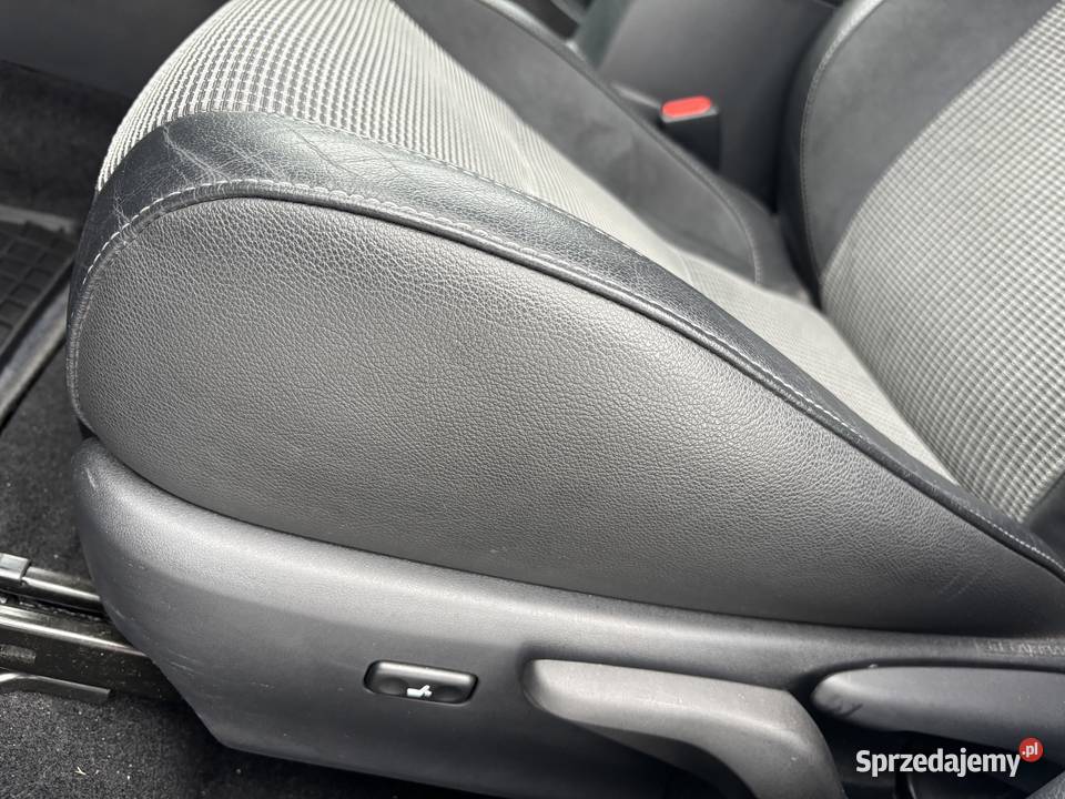 Auris Hybryda 2017r nowa 51 ASO Toyota pełne podkarpackie Stalowa Wola