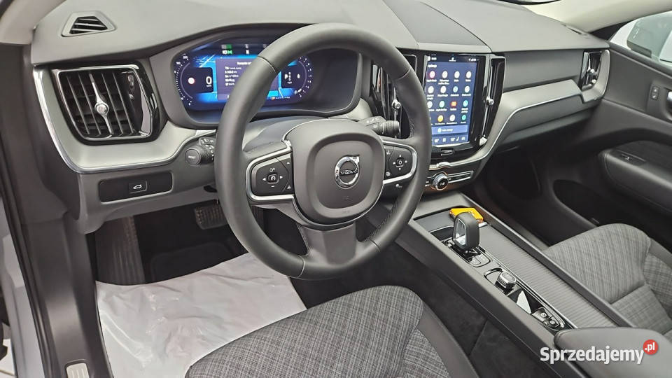 Volvo XC 60 B4 B Core aut Z Polskiego Salonu 197KM Warszawa