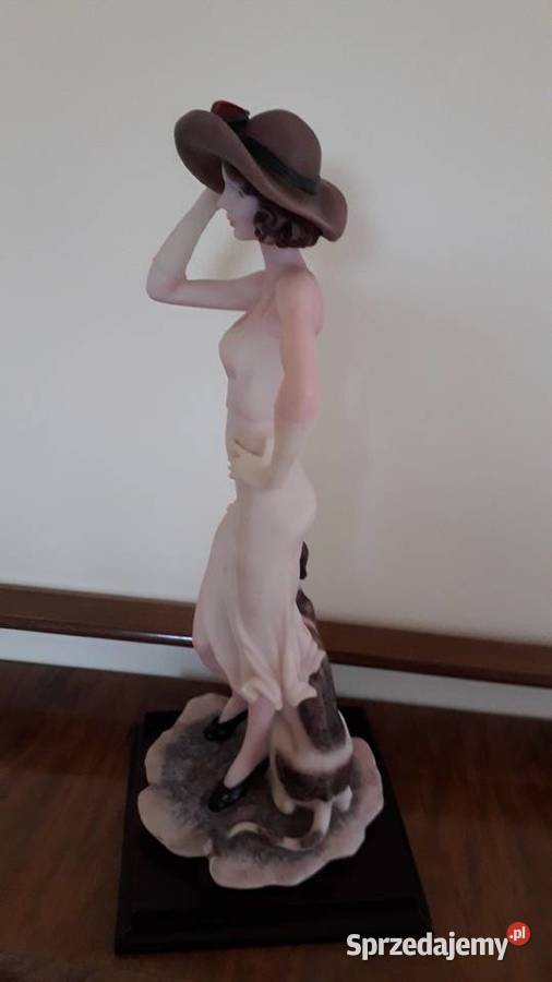 Figurka figura dama z psem porcelana biskwitowa Gryfino