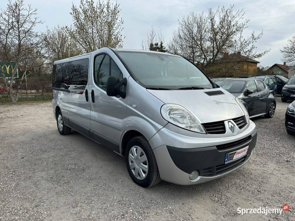 Renault Trafic 20 DCI9 miejscKlima na tyłSalon czujnik parkowania Trafic Warszawa sprzedam