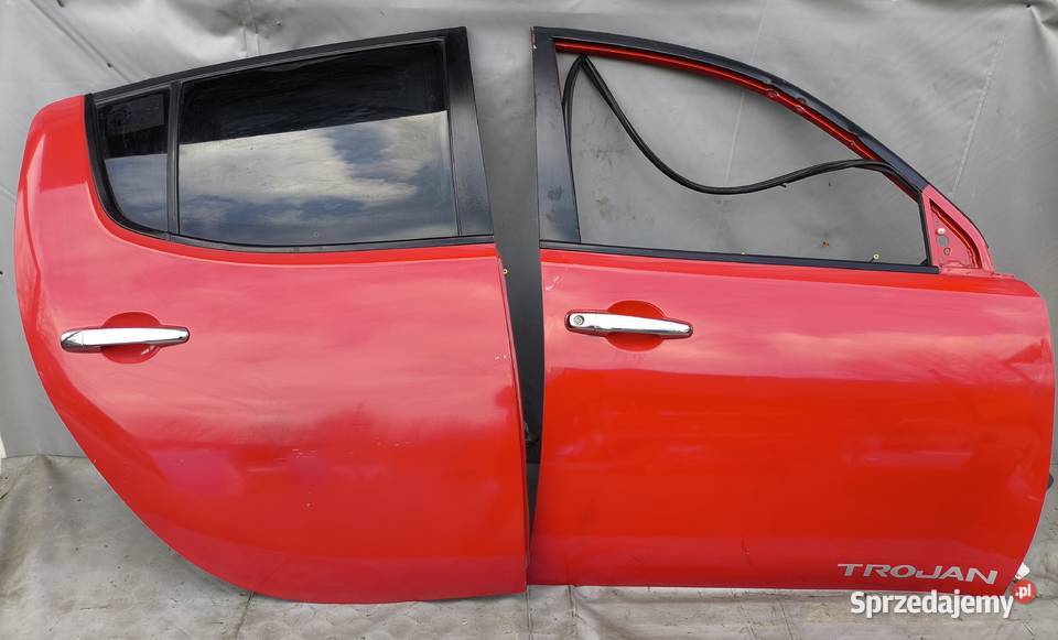 MITSUBISHI L200 IV DRZWI PRZEDNIE TYLNE PRAWE osobowe mazowieckie Radom