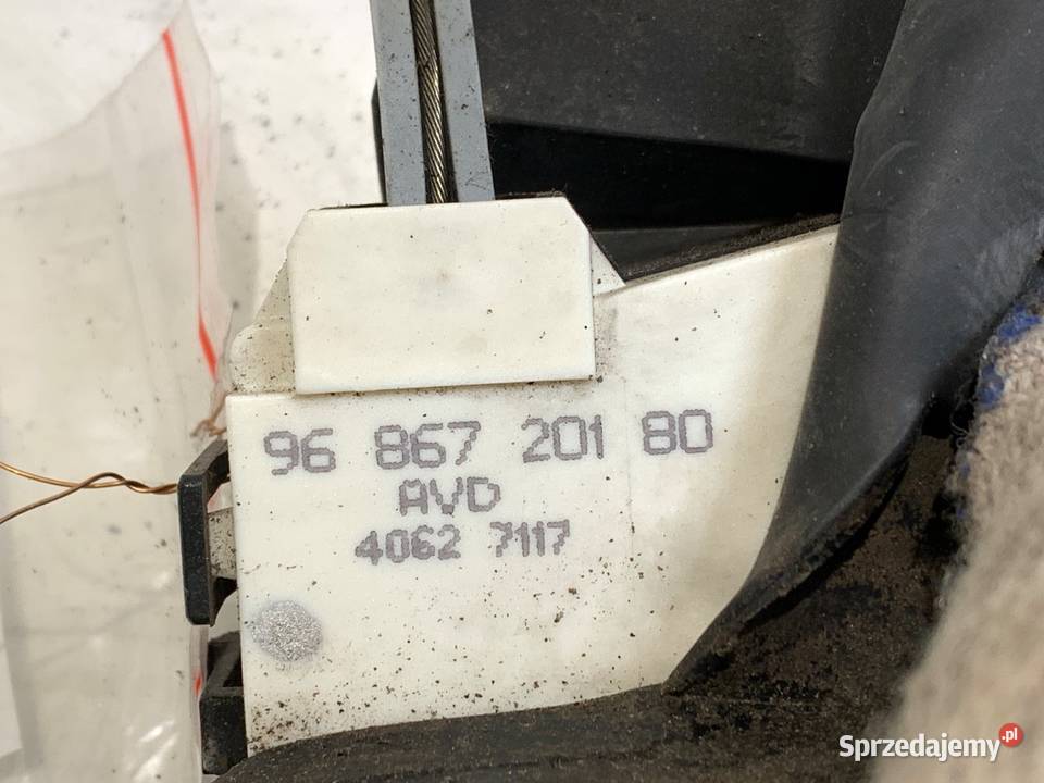 ZAMEK DRZWI PRAWY PRZÓD CITROEN C4 Hatchback