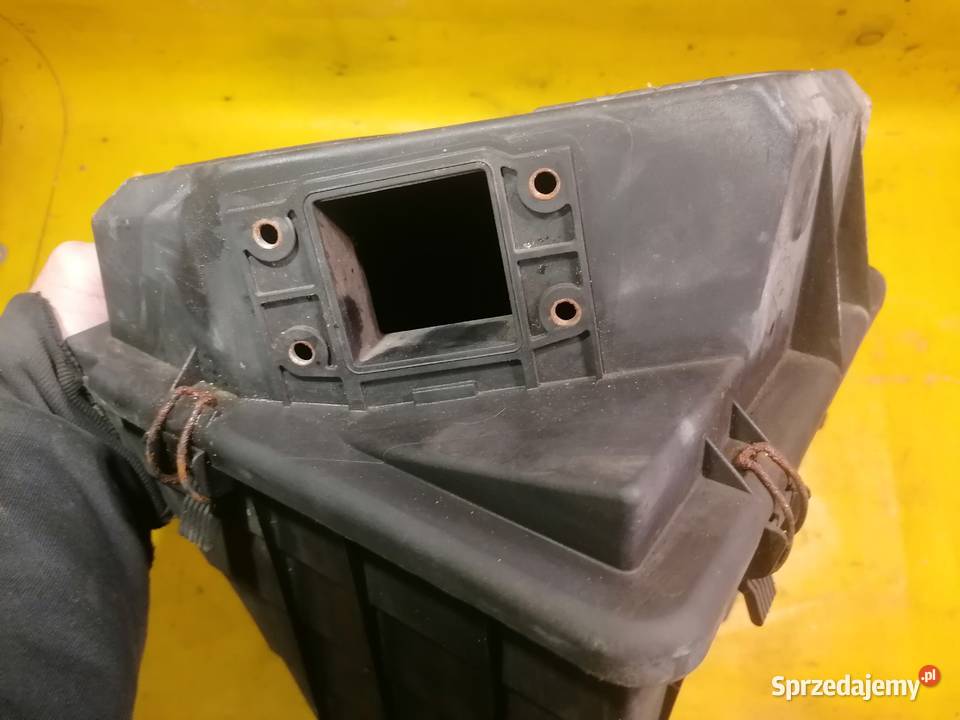 obudowa filtra powietrza BMW3 E 3618 Piotrków Trybunalski sprzedam