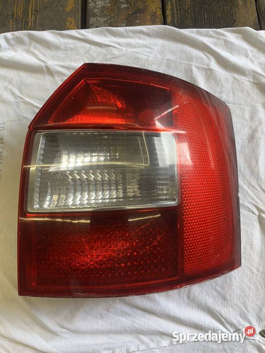 Lampa prawa tył A4 B6