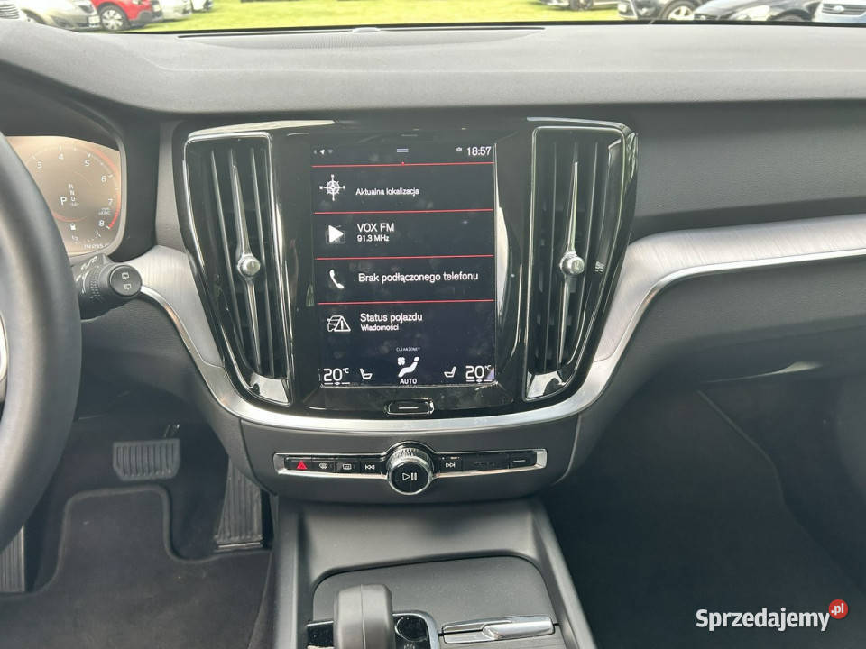 Volvo V60 Super stan Benzyna Hybryda II 2018 Nowe Iganie