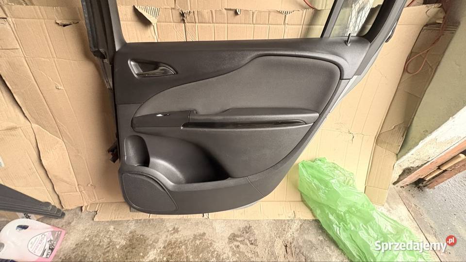Opel Zafira C Tourer 2012 drzwi Z179 Szczecin sprzedam
