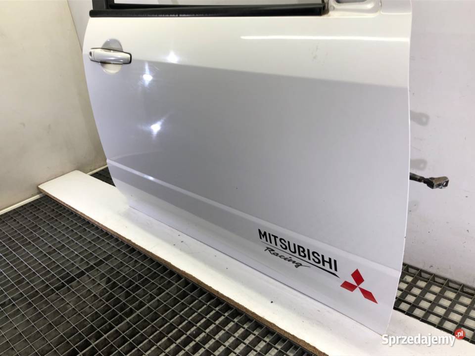 DRZWI PRAWY PRZÓD MITSUBISHI OUTLANDER I SUV sprzedam