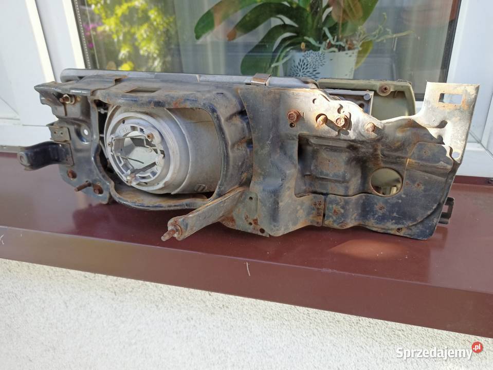 Nissan Sunny B12 Coupe lampa przednia reflektor Sieradz