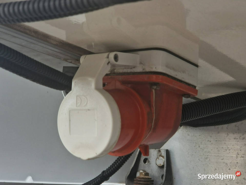 Renault Master 8EP CHŁODNIA MROŹNIA 422x211x202 Poręba