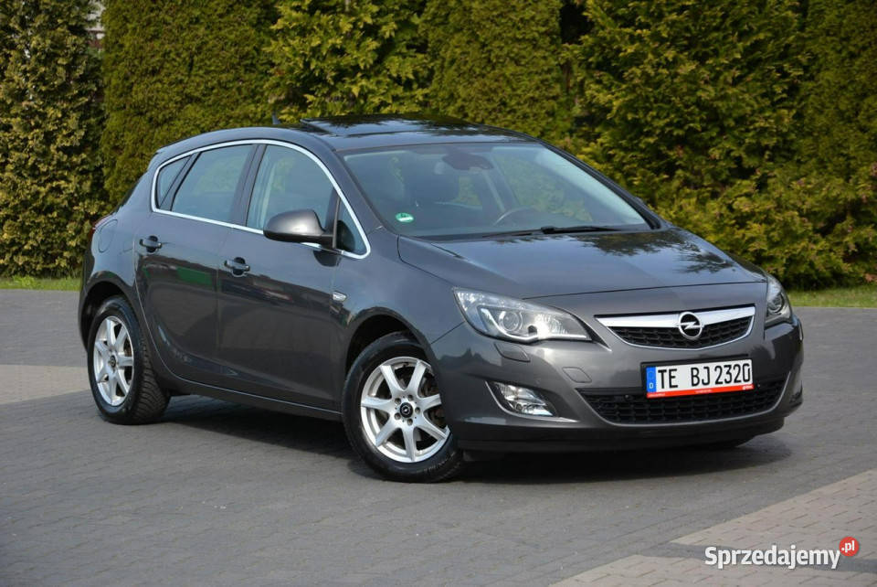 Opel Astra Cosmo Sport Xenon Ledy Navi Ostrów Mazowiecka