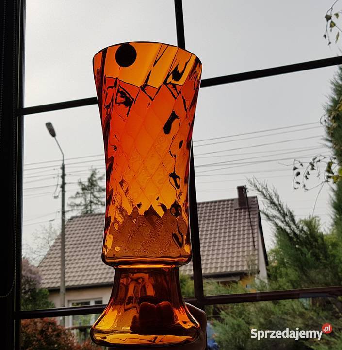 Kanelowany wazon z naklejką Watra kolorowe szkło