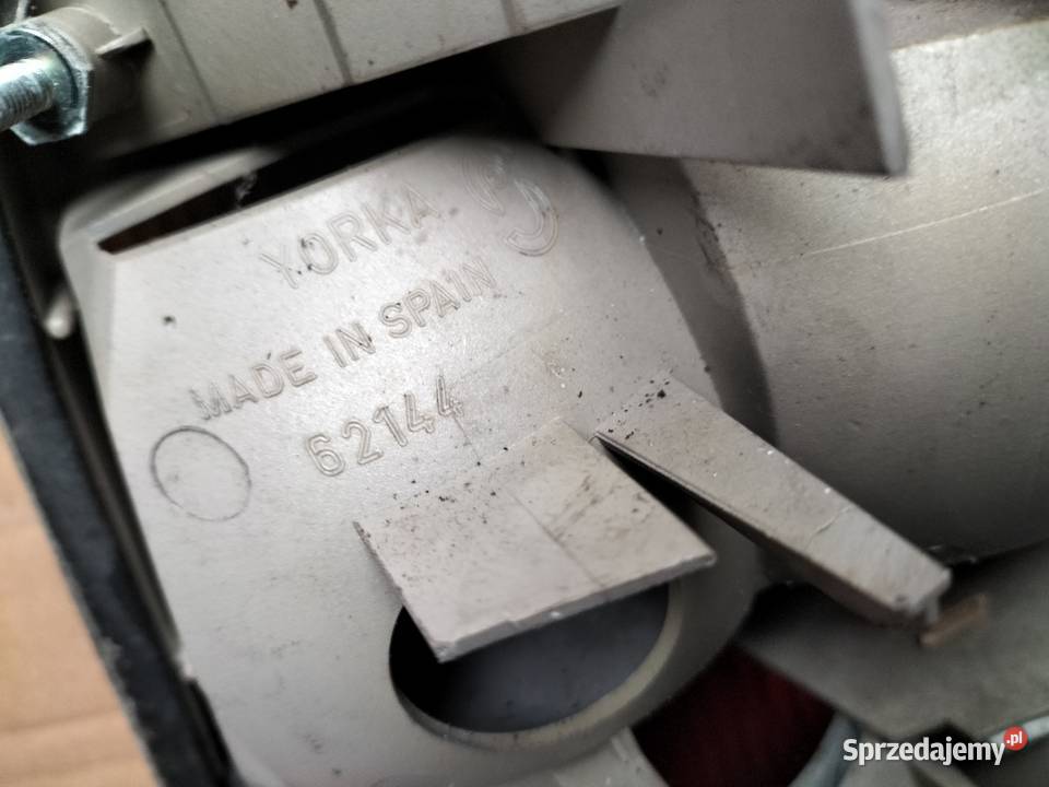 LAMPA TYLNA LEWA OPEL VECTRA B LEWA osobowe