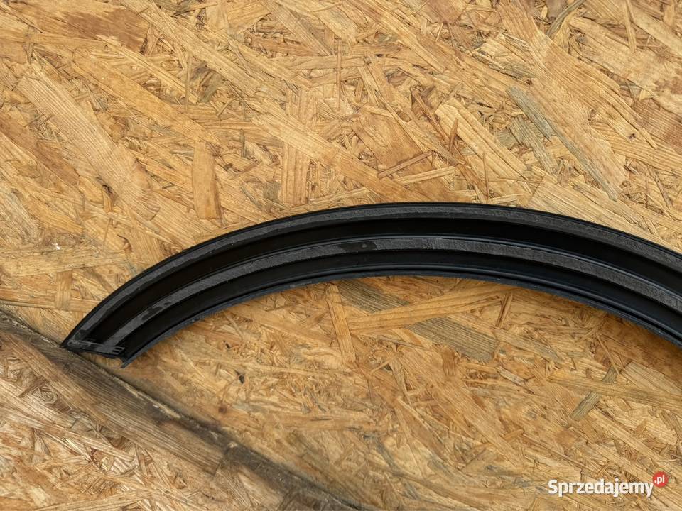 Listwa błotnika przód prawa rh vw Volkswagen Sieraków