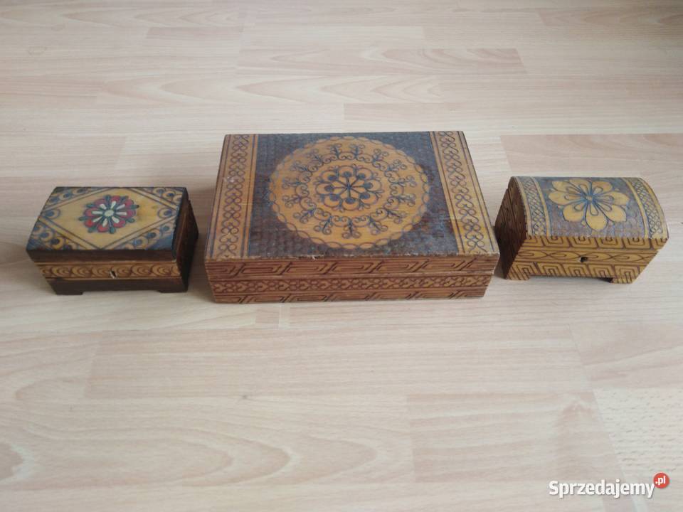 Pudełko szkatułka kuferek drewniane z okresu PRL Lębork